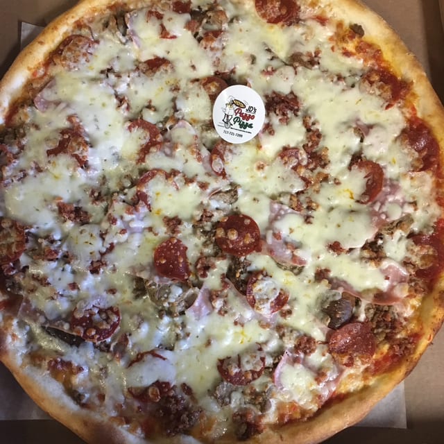 Da Meats Pizza.