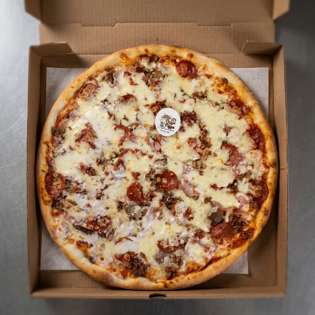 Da Meats Pizza.